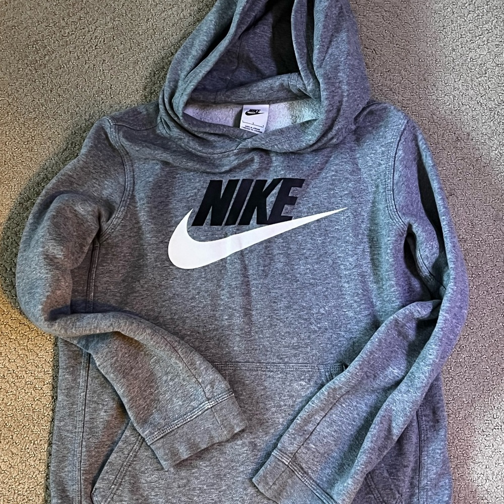Nike Heather Gray Sweatshirt